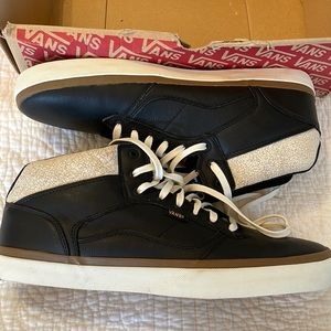 NEW IN BOX Men’s Size 13 Van’s Bedford Crackle Black/Marshmallow Mids